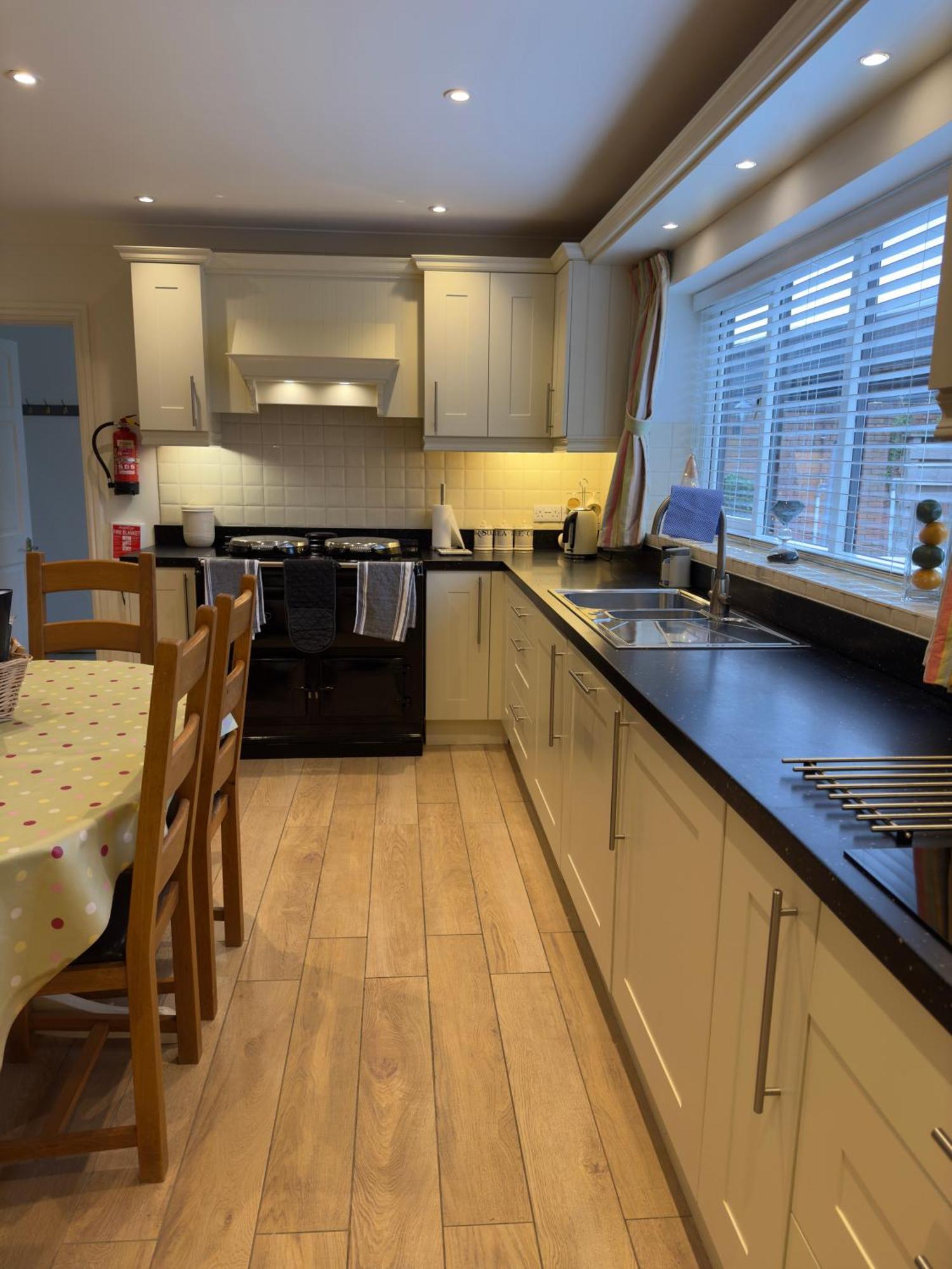 קינגטון Vast, Elegant Home With Indoor Pool & Sauna Near Popular Golf Course מראה חיצוני תמונה